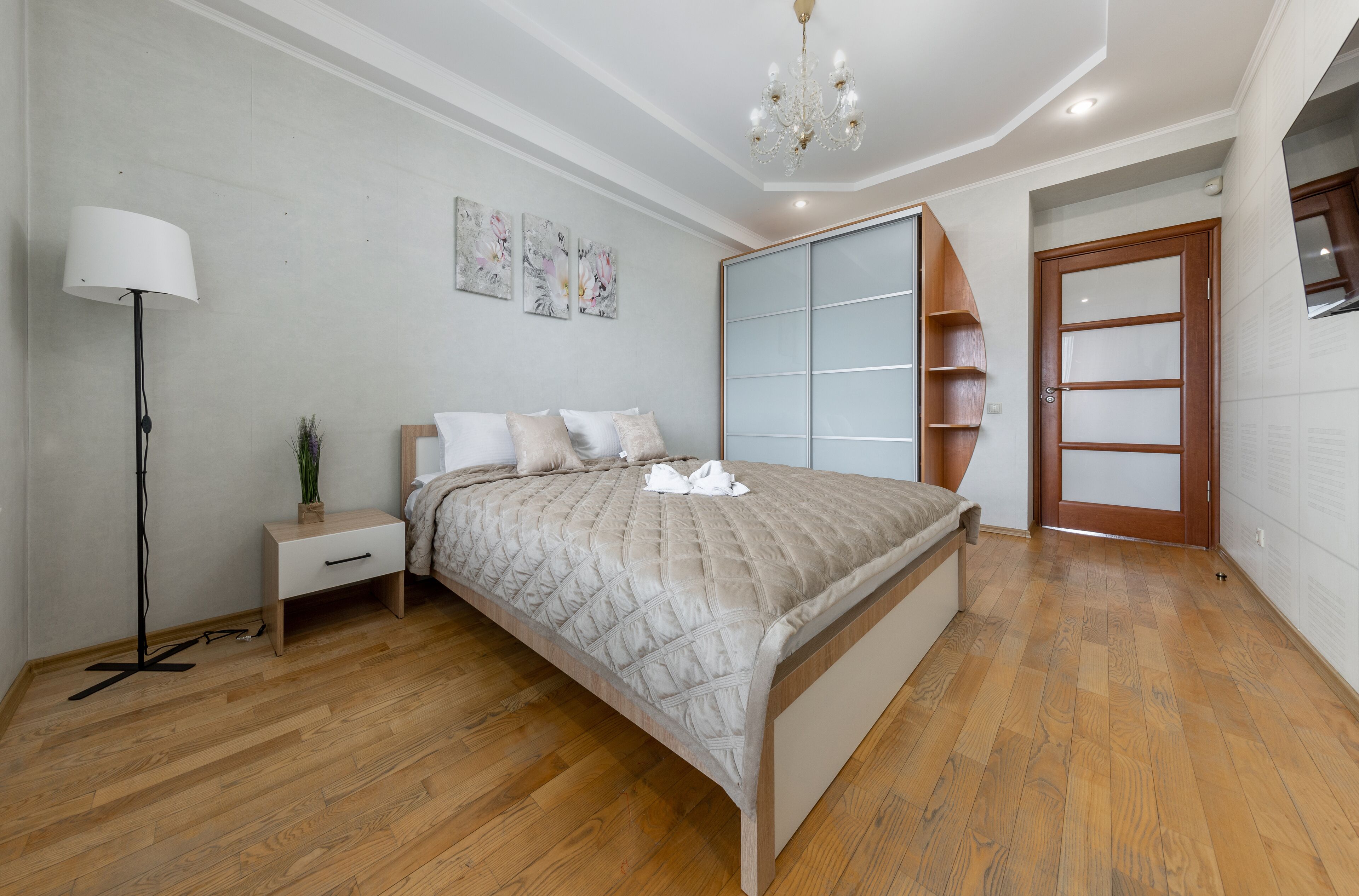 Perhehuoneisto | 2 makuuhuonetta, yksilöllisesti sisustettu, yksilöllisesti kalustettu