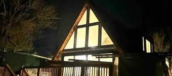 New Built A-Frame w/ Sauna, Hot Tub + BBQ