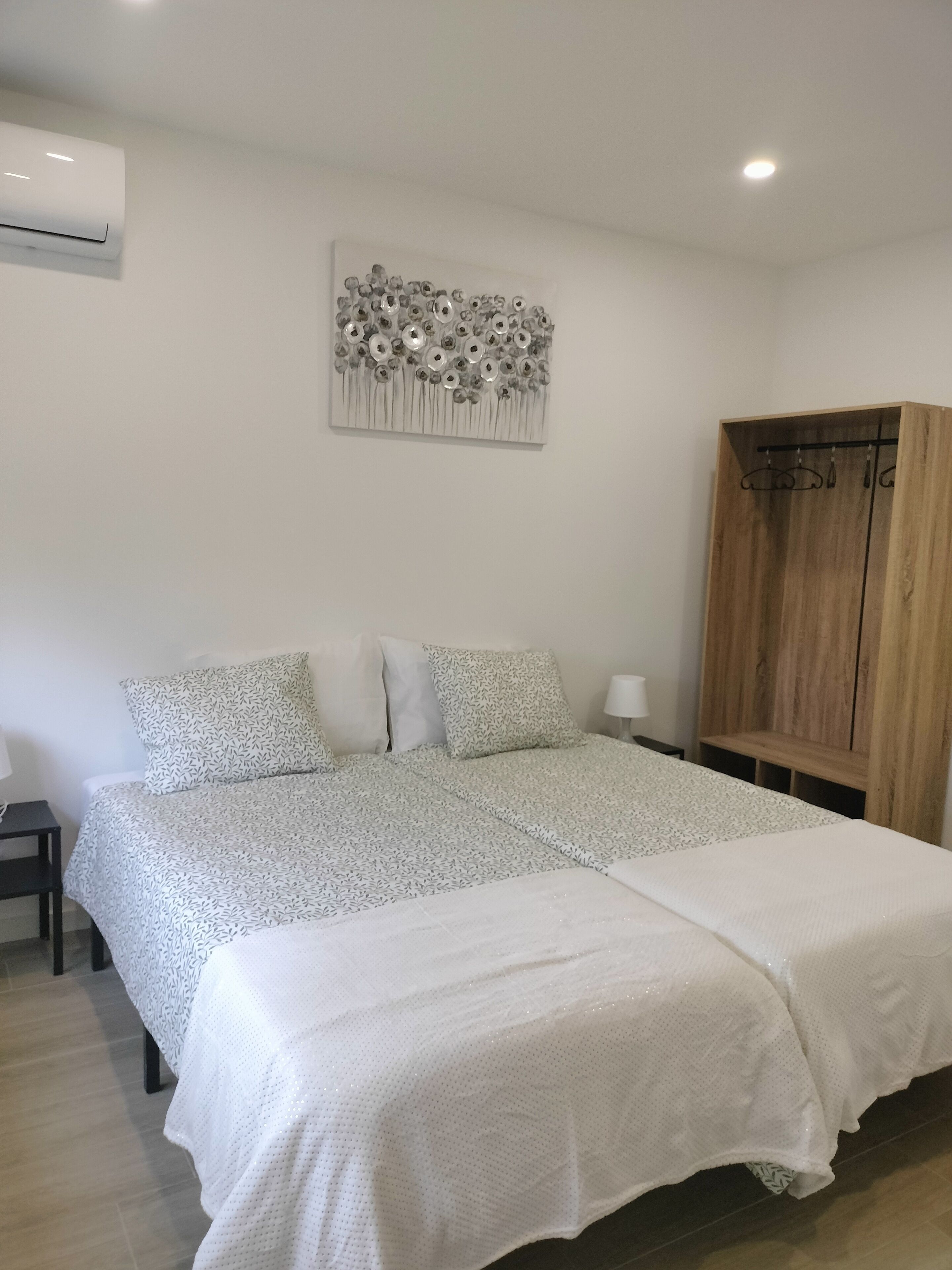 1 chambre, bureau, lit parapluie, Wi-Fi gratuit