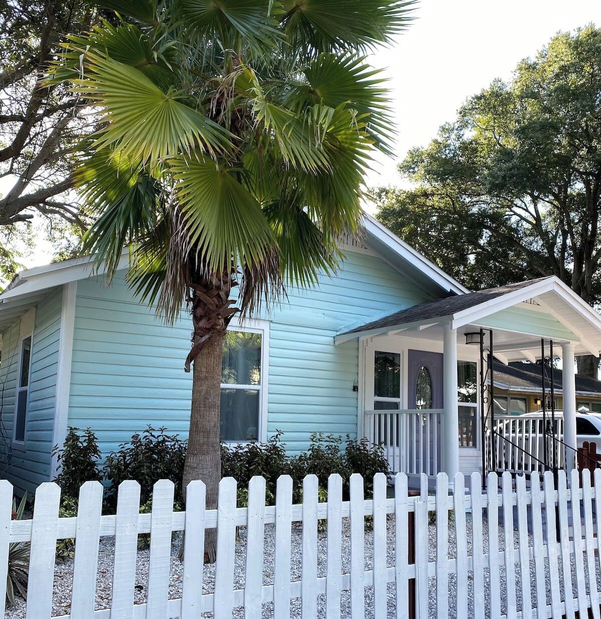 2BR Happiness in a Bungalow - Walk to Downtown