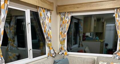 Lovely 2-bed Chalet in Prestatyn