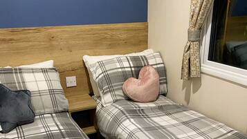 2 bedrooms, bed sheets