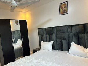 Apartment, 2 Bedrooms, Smoking, Balcony