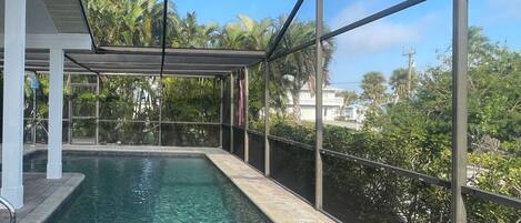 恒温泳池