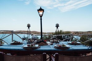 Outdoor dining - Menurka - Port d'Addaia (Port d'Addaia)