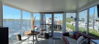 TOP Ausgestattetes Hausboot mit Dachterrasse in Stavoren am Ijsselmer
