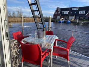 Outdoor dining - TOP Ausgestattetes Hausboot mit Dachterrasse in Stavoren am Ijsselmer (Stavoren)