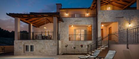 4 bedrooms