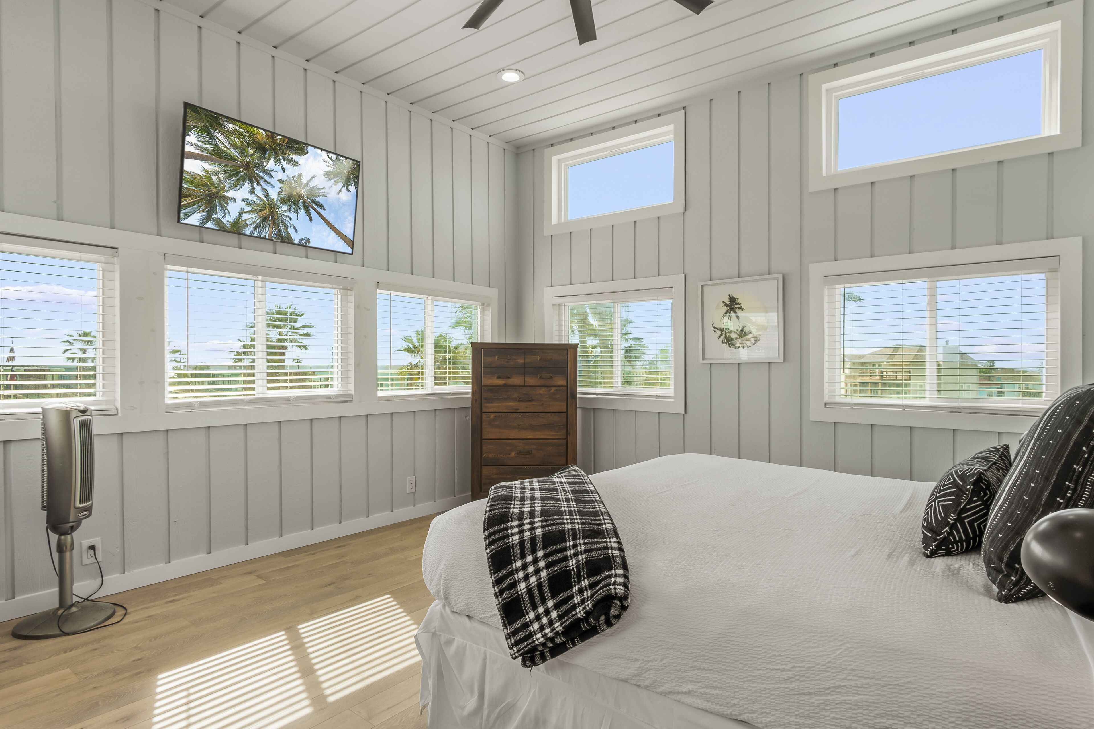 4 slaapkamers, een strijkplank/strijkijzer, wifi, beddengoed