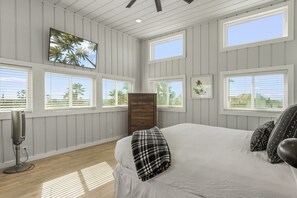 4 bedrooms, iron/ironing board, WiFi, bed sheets - Discover Pure Coastal Bliss Just Steps From The Beach! (Port Aransas)