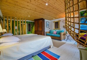 7 Schlafzimmer, Schreibtisch, Bügeleisen/Bügelbrett, Reisekinderbett