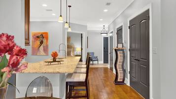 Condo, Multiple Beds (Charm on Bay) | Private kitchen