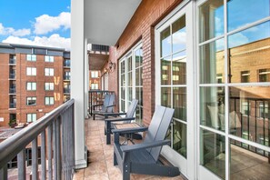 Terrace/patio - Charm on Bay (Savannah)