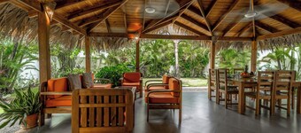 Holiday Private house / Pool / 200M beach-restaurants/ Free-Wifi