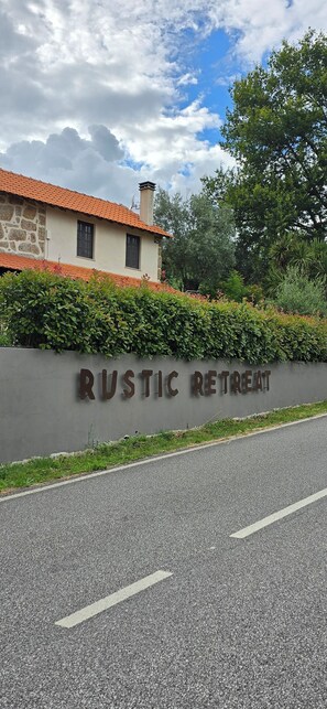 Exterior - Rustic Retreat country house (Tondela)