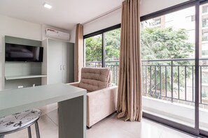 Basic Studio MG | Living area - B.Homy - ALF Bela Vista (São Paulo)