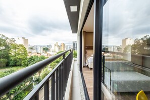 Design Studio 61 | Balcony - B.Homy - ALF Bela Vista (São Paulo)
