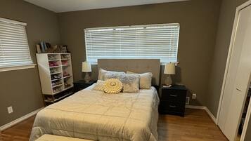 2 bedrooms, desk, free WiFi, bed sheets