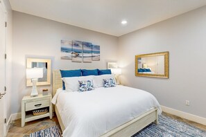 2 bedrooms, Internet, bed sheets - 5th-floor Gulf-view condo with two pools, lazy river, hot tubs, & gym (Galveston)