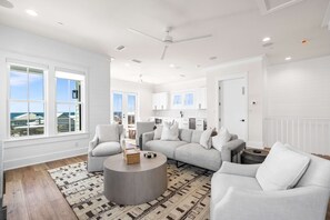 Smart TV, stereo - Loaded Designer Home with Gulf Views, One Minute to the Beach, Heated Private Po (Santa Rosa Beach)