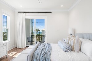 8 habitaciones, tabla de planchar con plancha, wifi y ropa de cama 