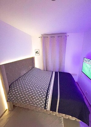 1 soverom, wi-fi (inkludert) og sengetøy