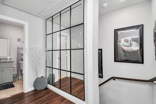 Interior - Posh HTX Getaway - Near downtown (Houston)