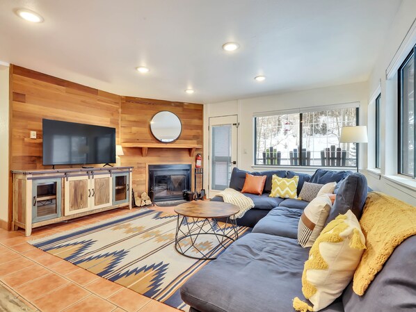 TV connectée, cheminée