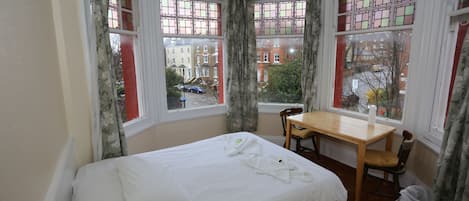 Double Room | Desk, laptop workspace, free WiFi, bed sheets
