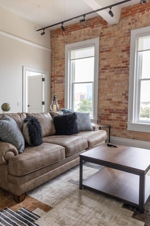 Luokittelematon kuva, 2 kautta 24, painike