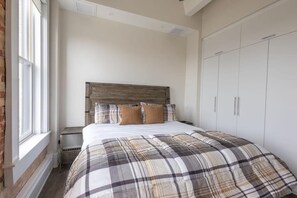 2 bedrooms, iron/ironing board, free WiFi, bed sheets - Lovely 2BD/2 Loft with views (Pensacola)