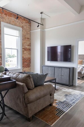 Luokittelematon kuva, 4 kautta 24, painike