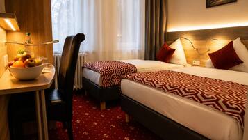 Comfort Triple Room | Hypo-allergenic bedding, desk, travel crib, free WiFi