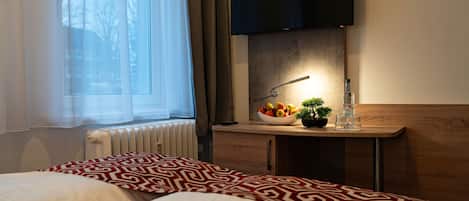 Classic Double or Twin Room | Hypo-allergenic bedding, desk, travel cot, free WiFi