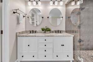 Douche, serviettes fournies
