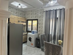Apartment, 2 Bedrooms, Smoking, Balcony | Dining room