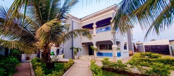 Star Light Apt #3 - The Retreat Apartments