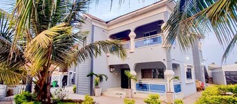 Star Light Apt #3 - The Retreat Apartments