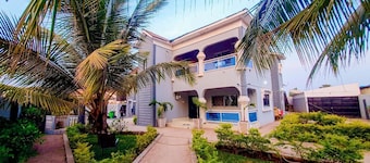 Star Light Apt #3 - The Retreat Apartments