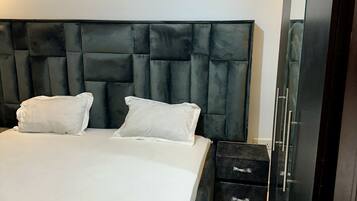 Apartment, 2 Bedrooms, Smoking, Balcony | 2 bedrooms