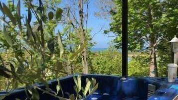 Bain à remous extérieur