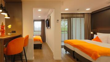 Hypo-allergenic bedding, in-room safe, desk, laptop workspace