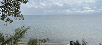 Lakefront Cottage with 100ft Private Sandy Beach!