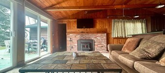 Lakefront Cottage with 100ft Private Sandy Beach!