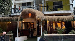 Exterior - The Hive Hotel (Siem Reap)