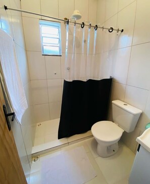 Towels, soap, toilet paper - Cantinhonaserra,casa Aconchegante em Miguel Pereira ,a Cidade dos Dinos (Lagoinha Miguel Pereira)