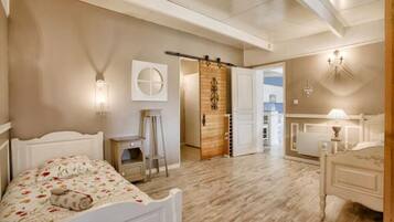 4 bedrooms, WiFi, bed sheets