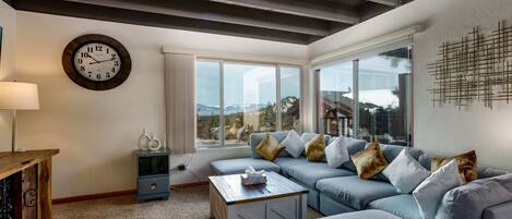 Smart-tv, pejs, bordfodbold