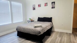 4 Schlafzimmer, Schreibtisch, Bügeleisen/Bügelbrett, kostenloses WLAN