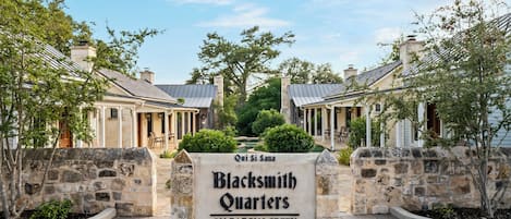 A sign for Blacksmith Quarters on Barons Creek.